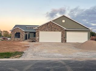 N1390 Meadow Park Dr, Greenville, WI 54942