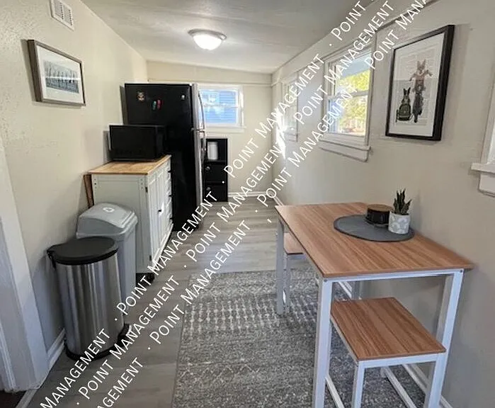 2047 Denniston Ave SW — Photo 4