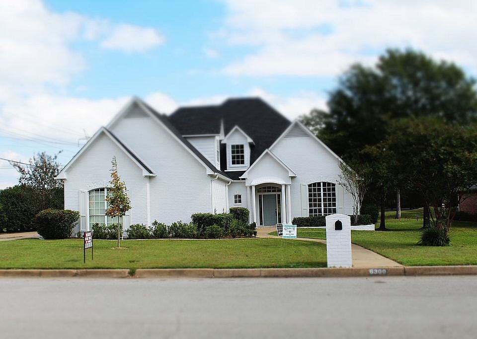 1st image of 6300 Gleneagles Dr