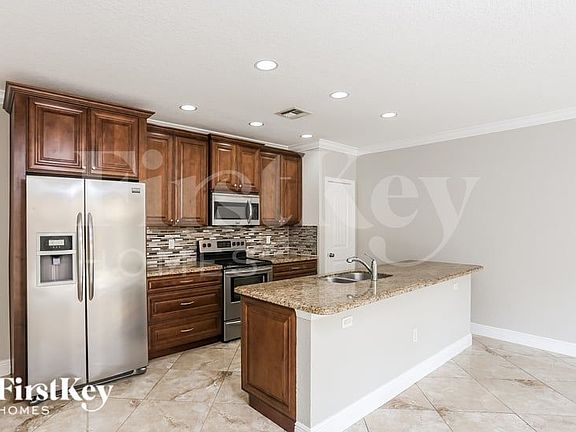 5th image of 3406 Elizabeth Pl N