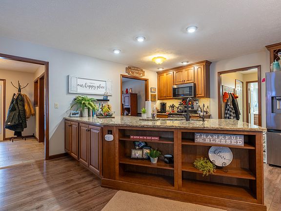 5th image of 1330 Maple Leaf Ct