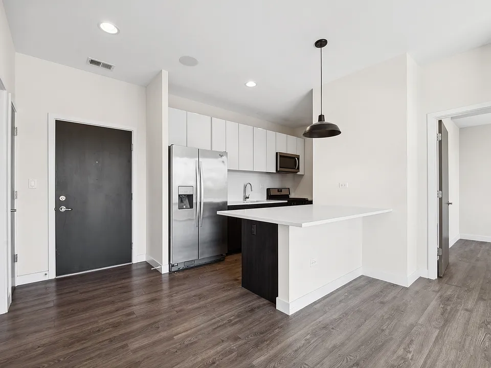 4015 N Broadway St #1