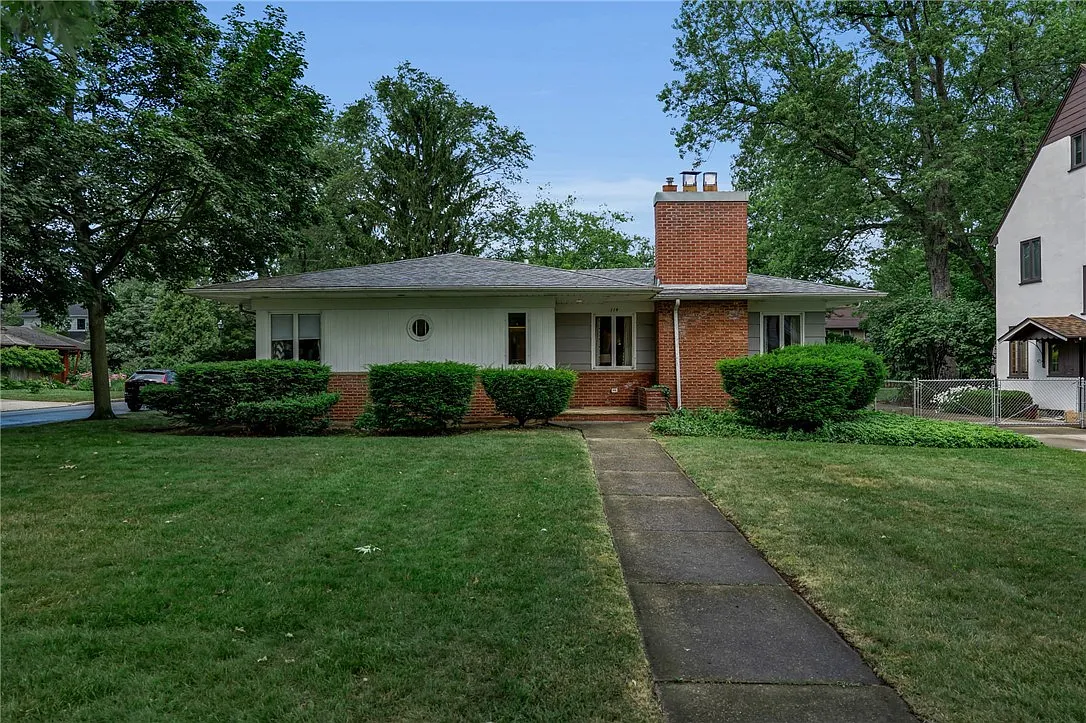 3 bed, 2.0 bath, 1611 sqft, $2,950 — Photo 1