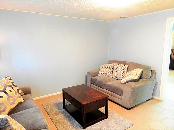 4th image of 509 Avenue F