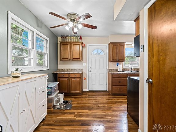 5th image of 2724 Wehrly Ave