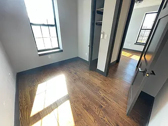 Rented by Tapiro Realty