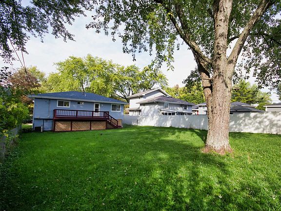 4th image of 0N067 Cottonwood Dr
