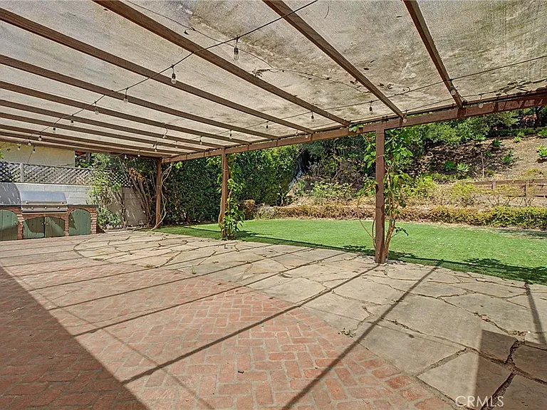 738 N Kenter Ave — Photo 38