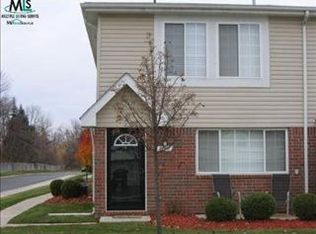 29912 Donna Ln, Chesterfield, MI 48047