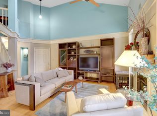 1334 Garden Wall Cir #E, Reston, VA 20194