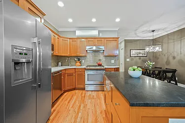 Sold by Avenue Sotheby's International Realty
