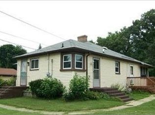 943 Lamberton St NE, Grand Rapids, MI 49505