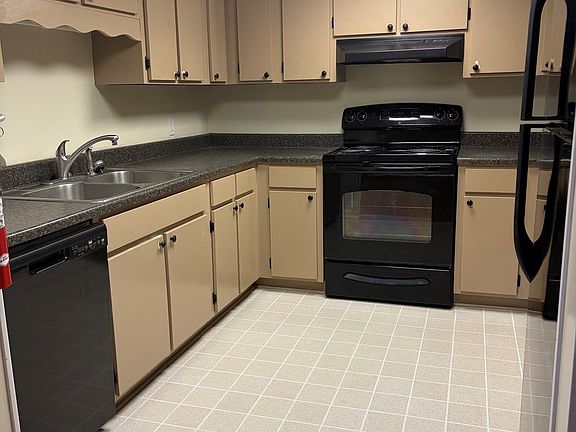 4th image of 418 Amblewood Way #418
