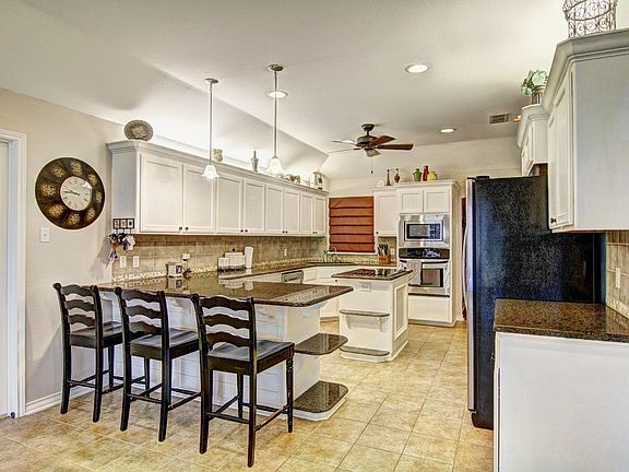 5th image of 7010 San Benito Dr