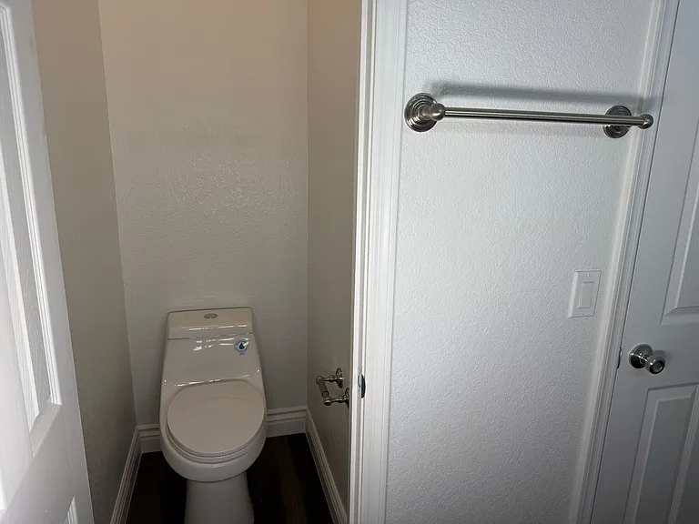 1140 E Catino St — Photo 23