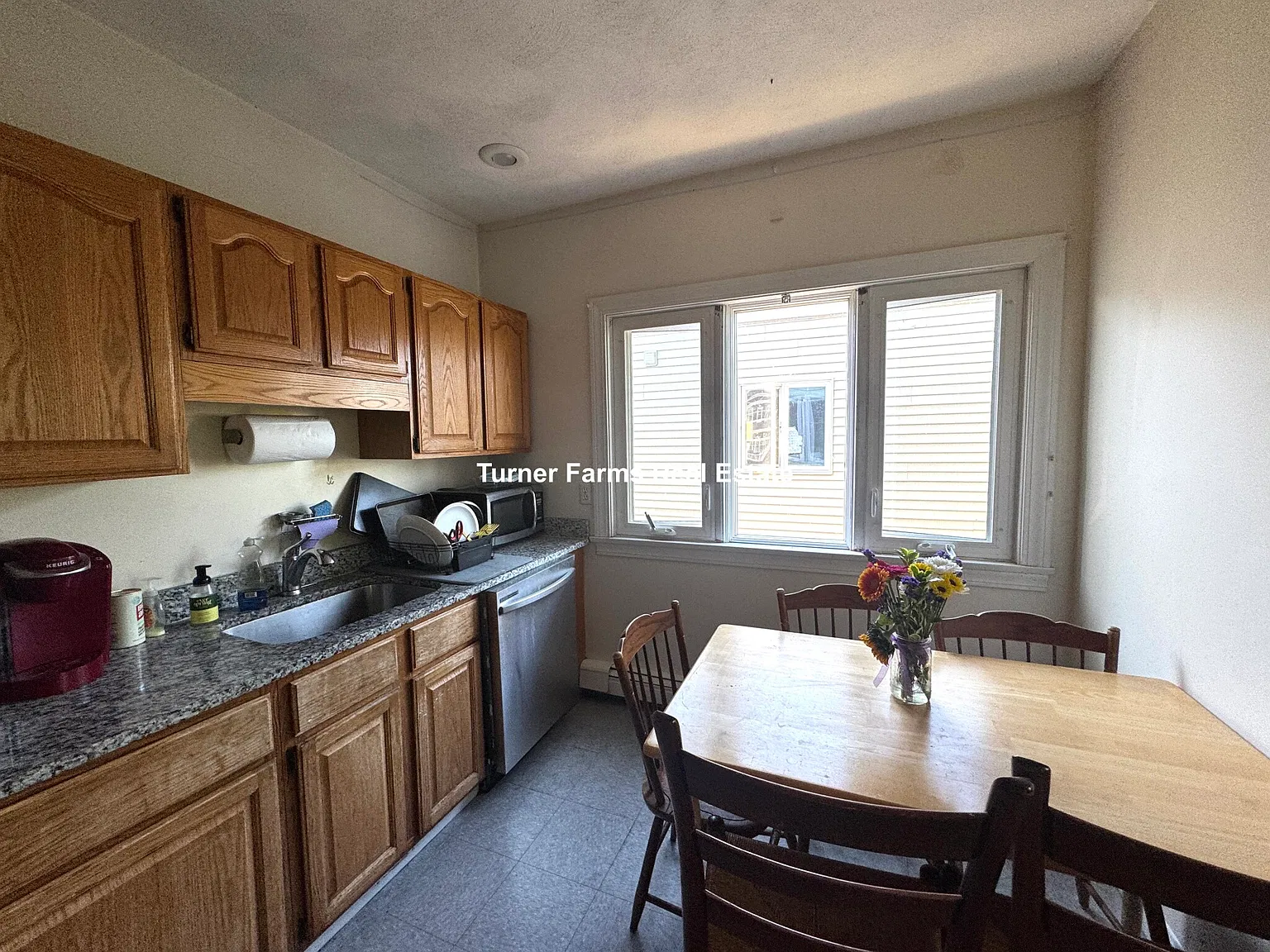 3 bed, 9999 sqft, $4,200 — Photo 4