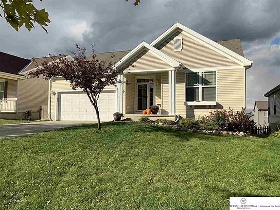 4th image of 20876 Honeysuckle Dr