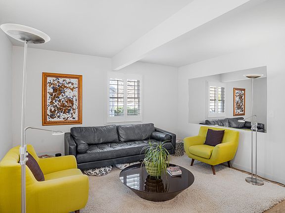 4th image of 225 E Main St