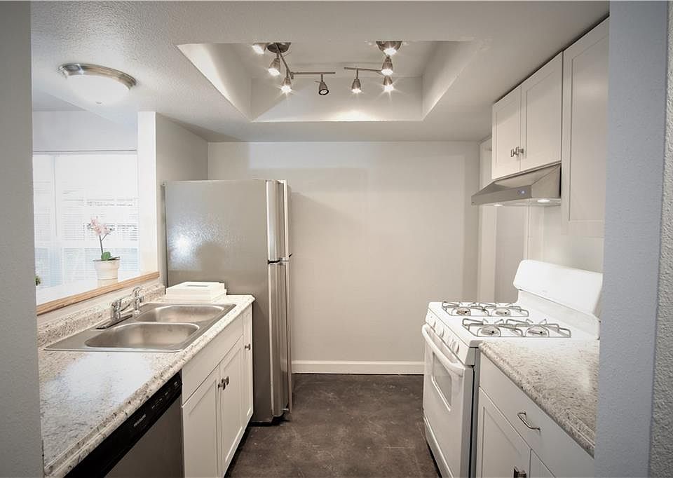 6907 Lovely Ln, Austin, TX 78744 | Zillow