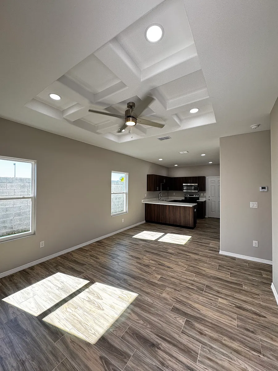 Building Photo - 4208 Walnut Ave #2