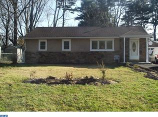 69 Woodland Dr, Warminster, PA 18974