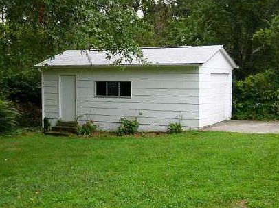 4th image of 2214 Marann Dr
