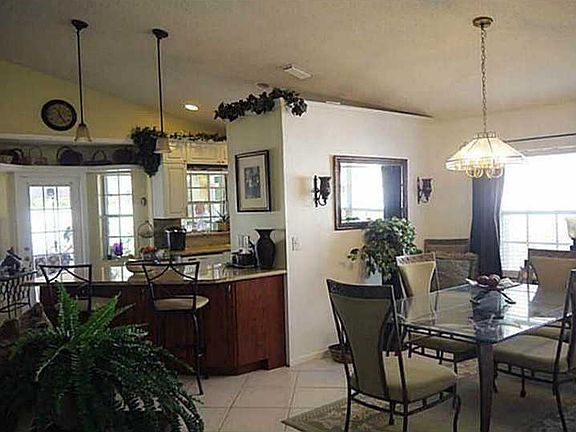 4th image of 287 Bermuda Springs Dr