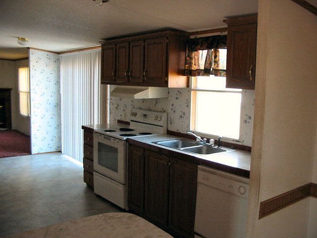 2nd image of 5100 Scotsfield Rd