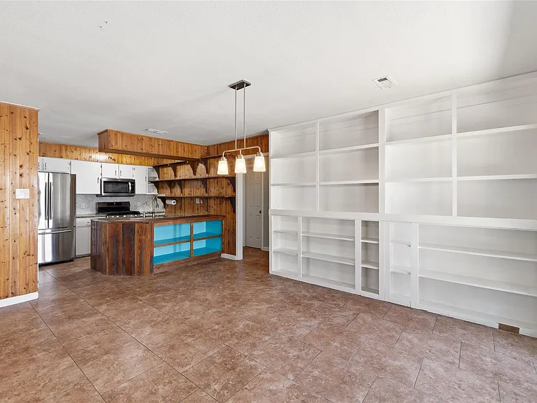7000 Shannon Dr — Photo 9