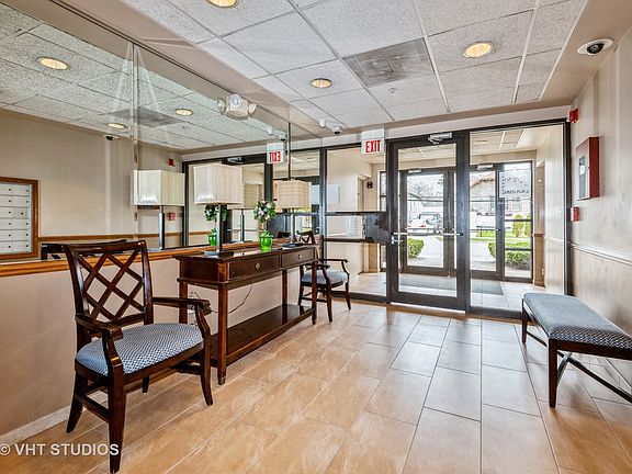 2nd image of 5005 Warren St #2-308
