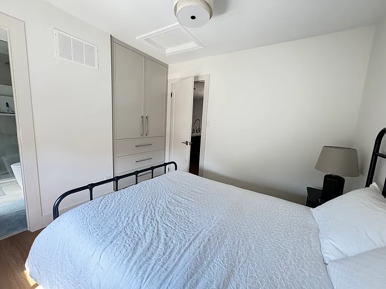 26 Cardrew St #COACH — Photo 11