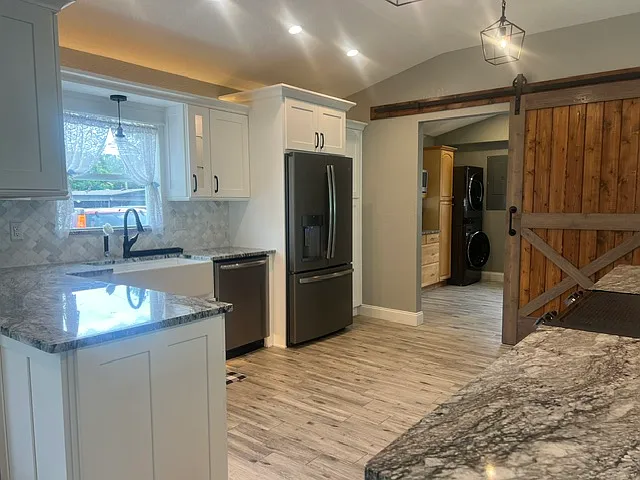 1501 W Perdiz St — Photo 8