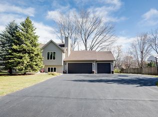 17101 Creek Ridge Trl, Minnetonka, MN 55345