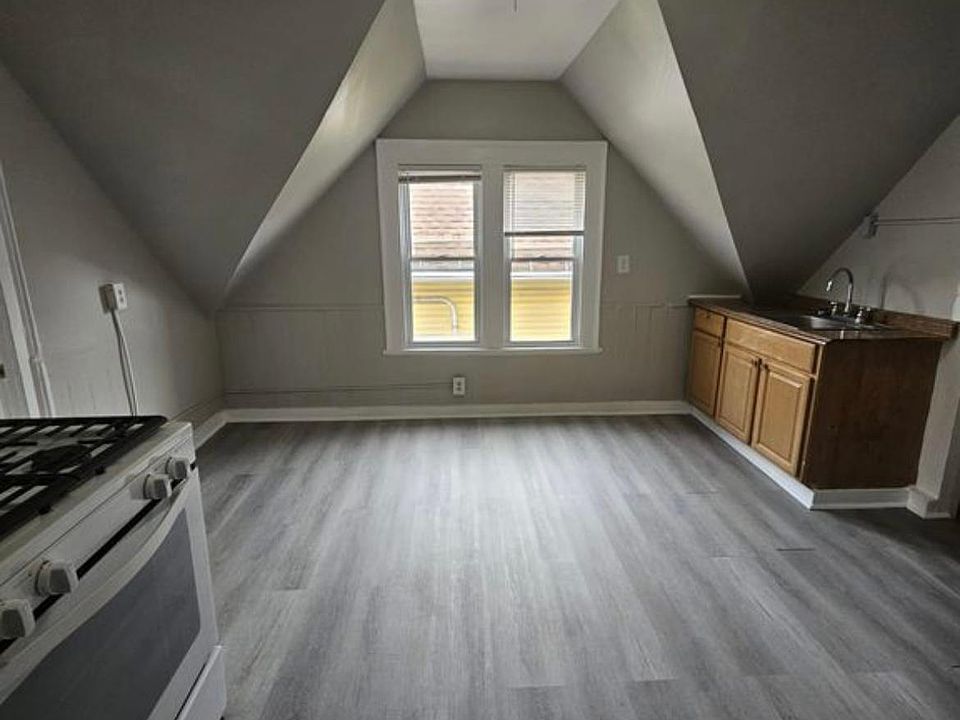 1st image of 45 Frank St #3A