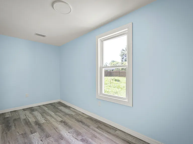 260 Vernis Ave — Photo 5