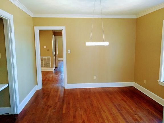 5th image of 611 Oakhurst Ave