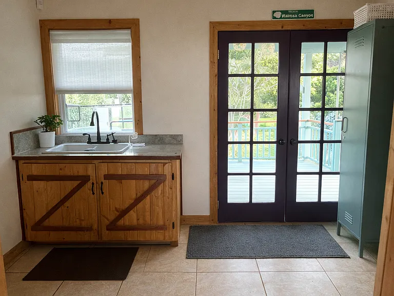 Menehune Rd — Photo 15