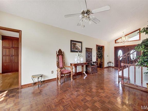 5th image of 106 Meadow Ln