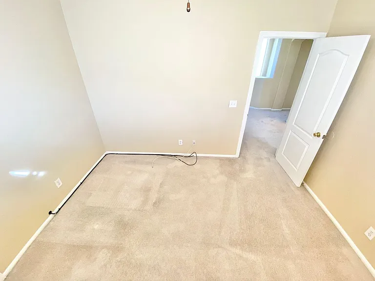 8836 Palm Creek Ct — Photo 17