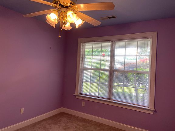 3rd image of 9621 Waycross Cir