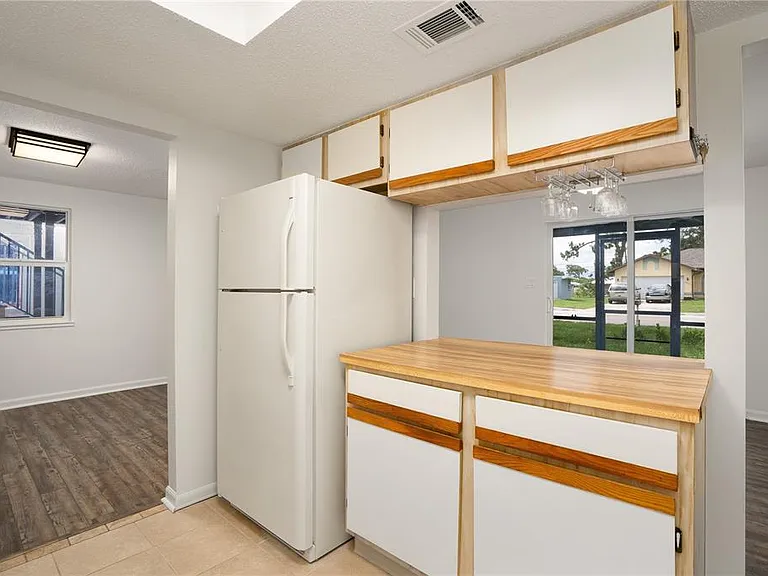 22291 Westchester Blvd #301 — Photo 7