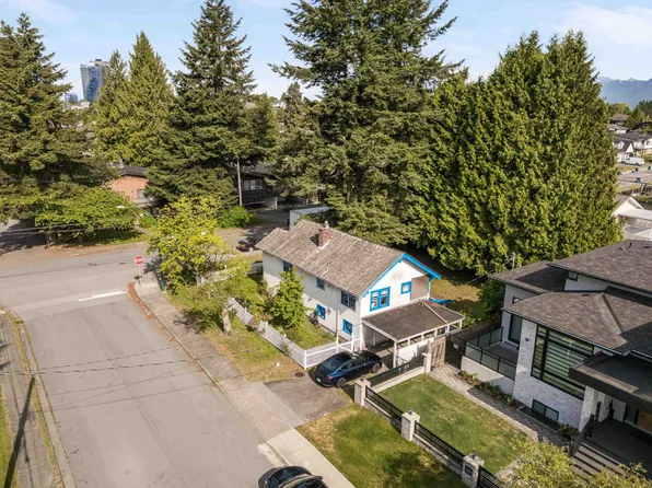 5282 Inman Ave, Burnaby, BC V5H 3Y5