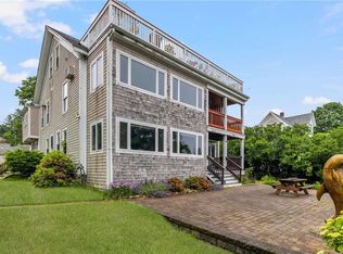 136 Riverside Dr APT 3, Tiverton, RI 02878