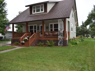 569 E 3rd St, Parker, SD 57053