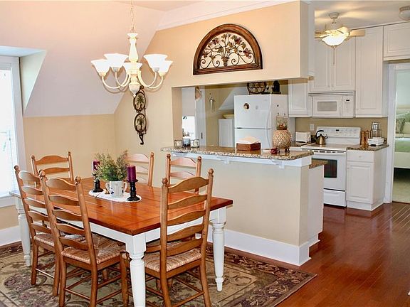 2nd image of 136 Shady Brook Cir Unit 300