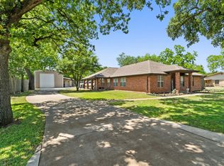 706 S Washington St, Pilot Point, TX 76258