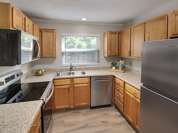 3rd image of 1392 Justerini Dr