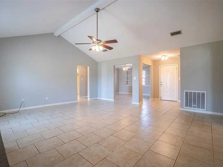 140 Lakewood Dr — Photo 11