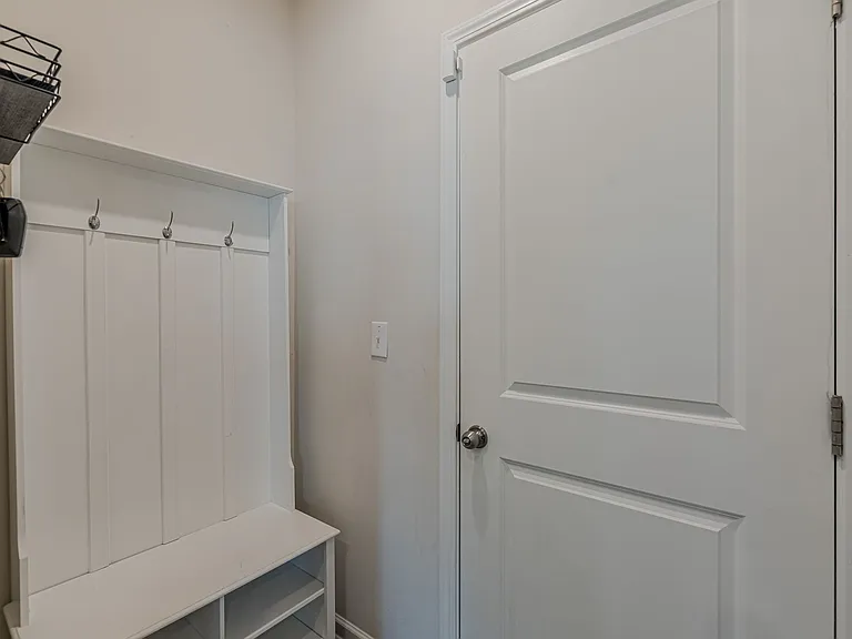 4055 Ethans Cove Dr — Photo 17