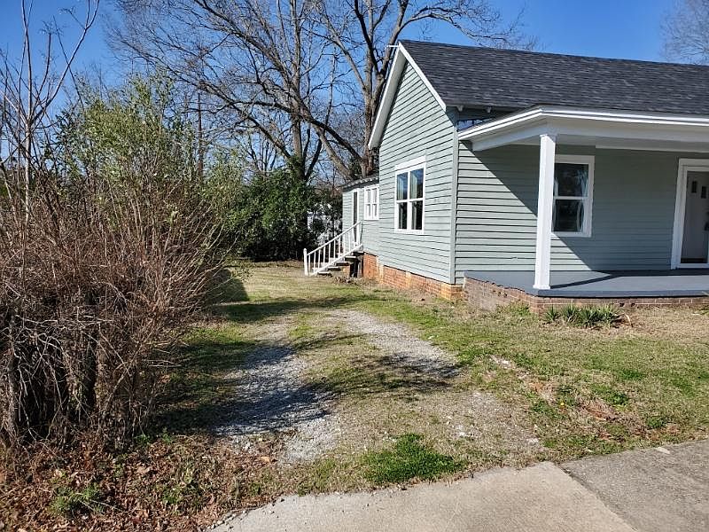 2nd image of 621 Cromer St